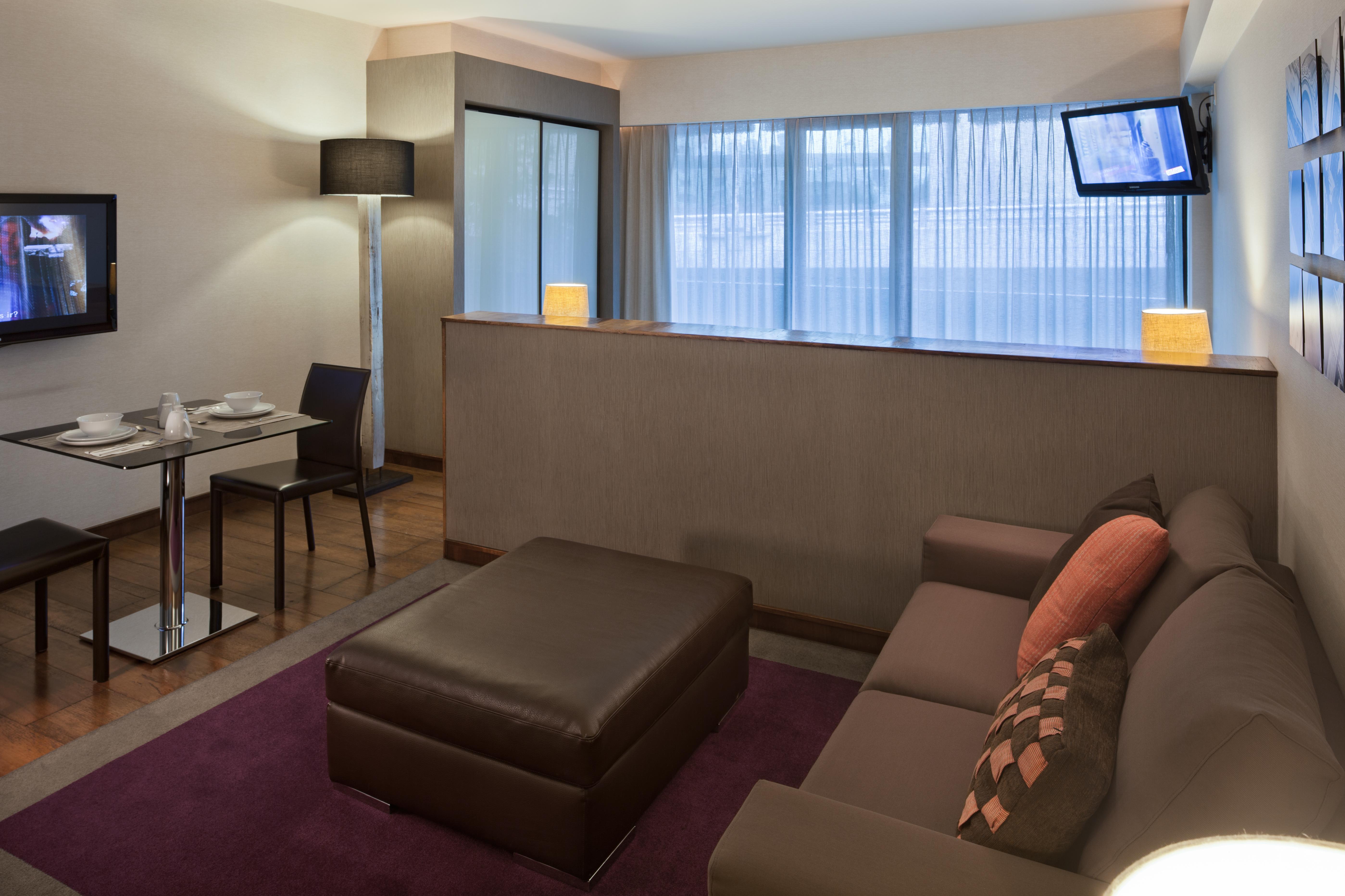 Las Suites Campos Eliseos Kota Meksiko Bagian luar foto