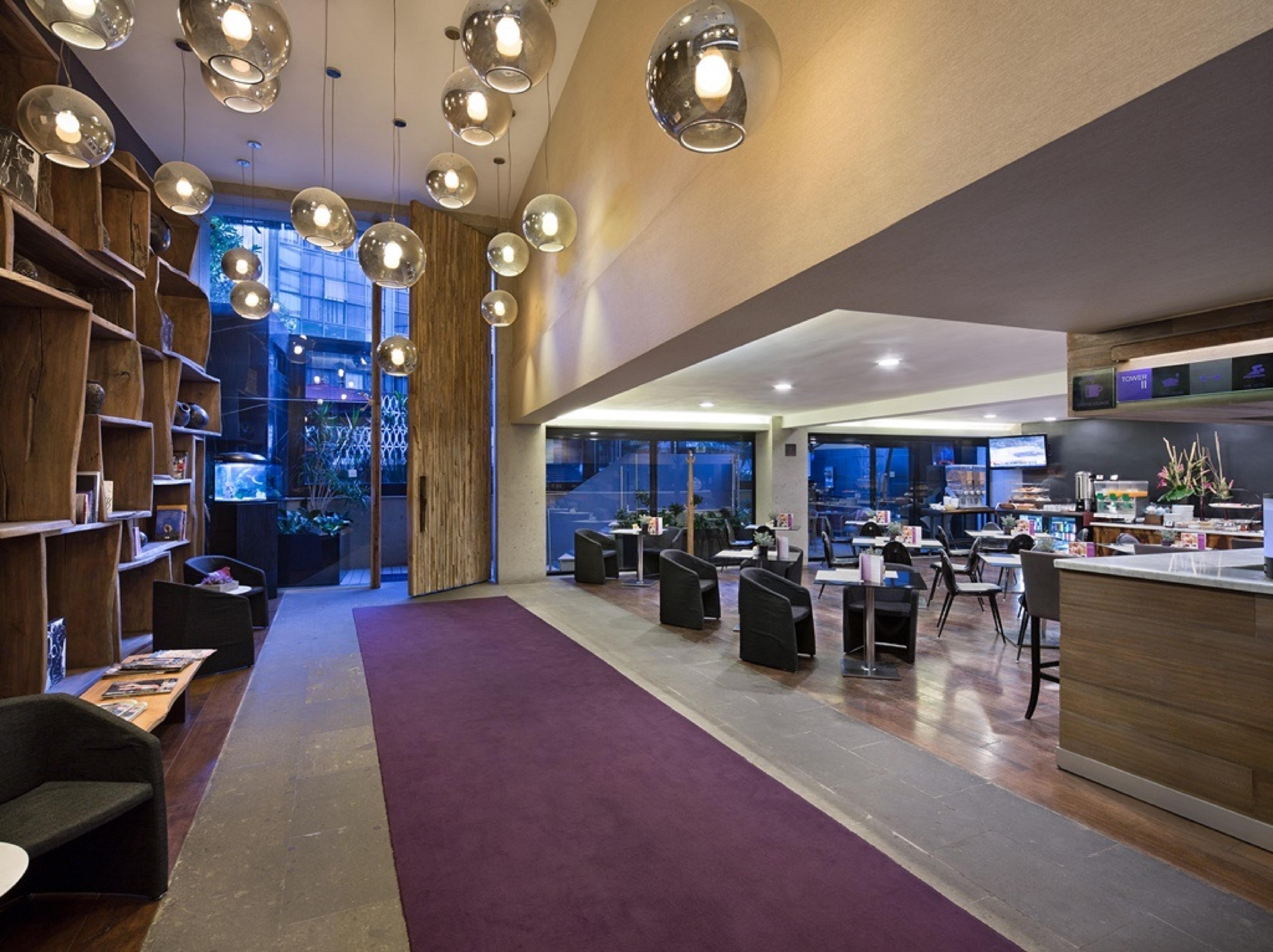 Las Suites Campos Eliseos Kota Meksiko Bagian luar foto