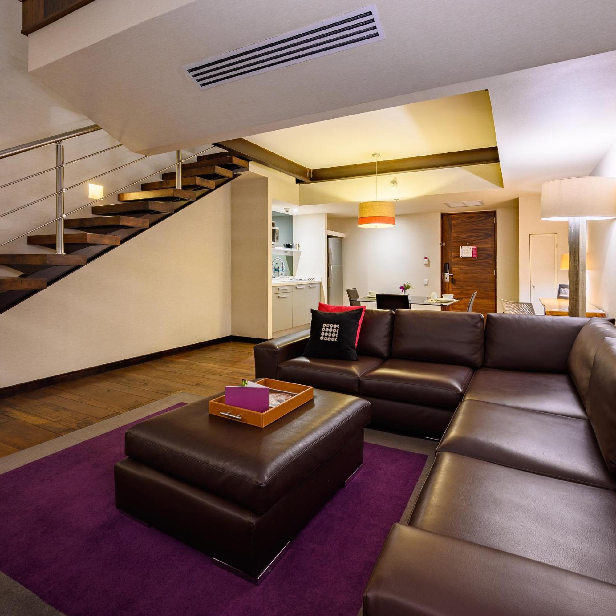 Las Suites Campos Eliseos Kota Meksiko Bagian luar foto