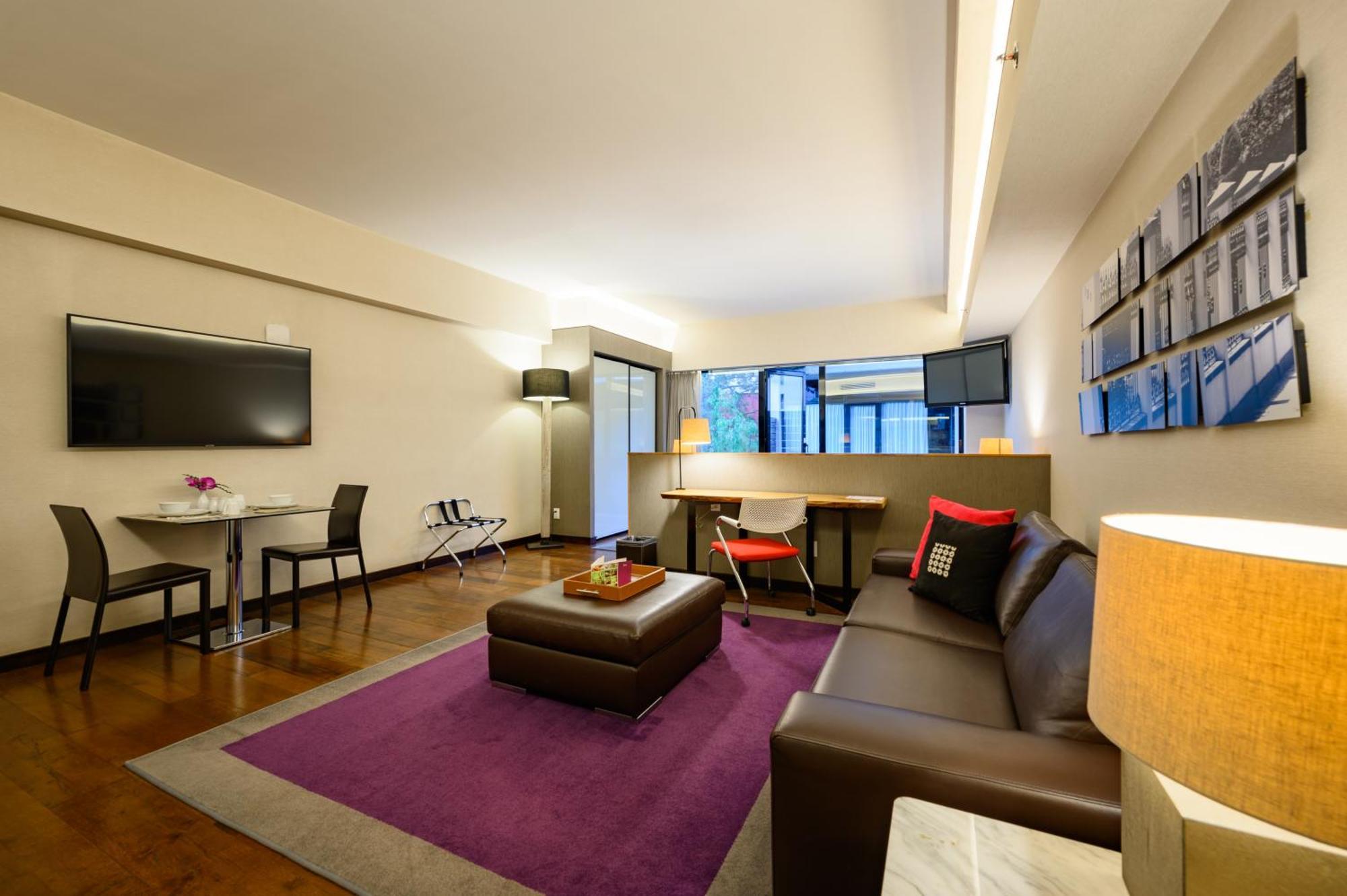 Las Suites Campos Eliseos Kota Meksiko Bagian luar foto