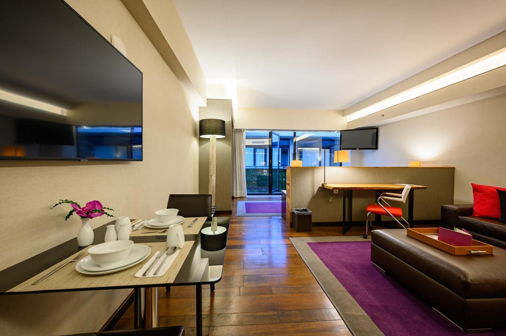 Las Suites Campos Eliseos Kota Meksiko Bagian luar foto