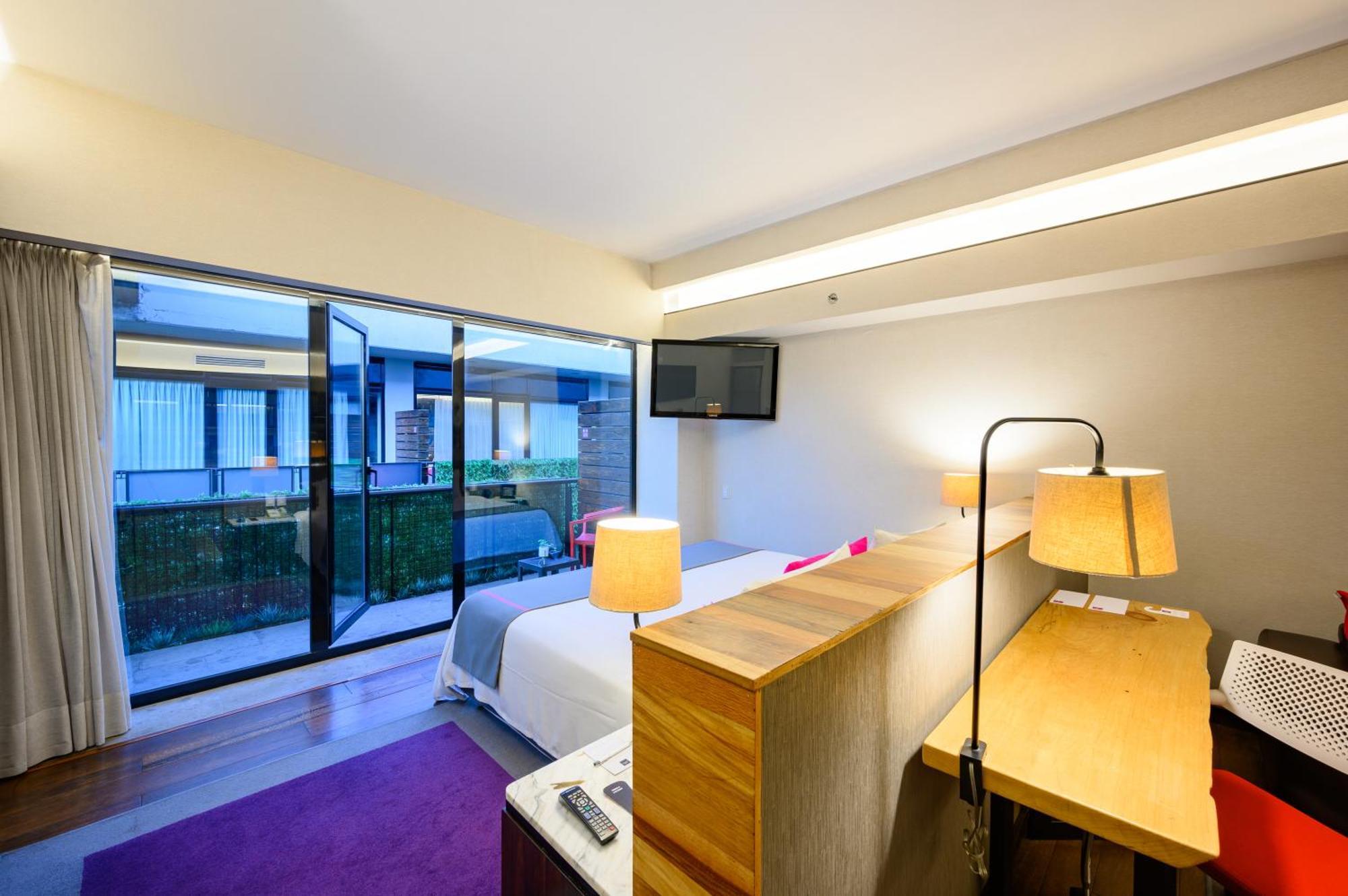 Las Suites Campos Eliseos Kota Meksiko Bagian luar foto