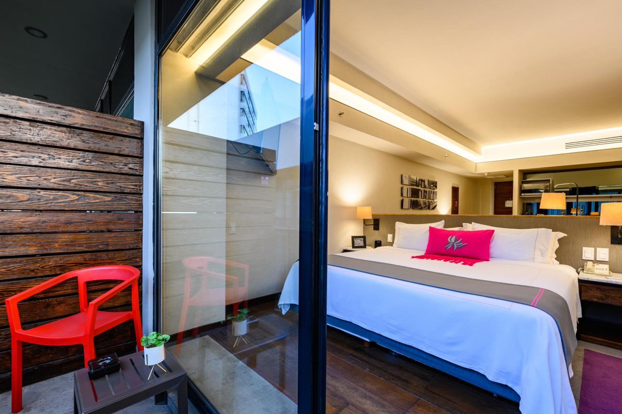 Las Suites Campos Eliseos Kota Meksiko Bagian luar foto