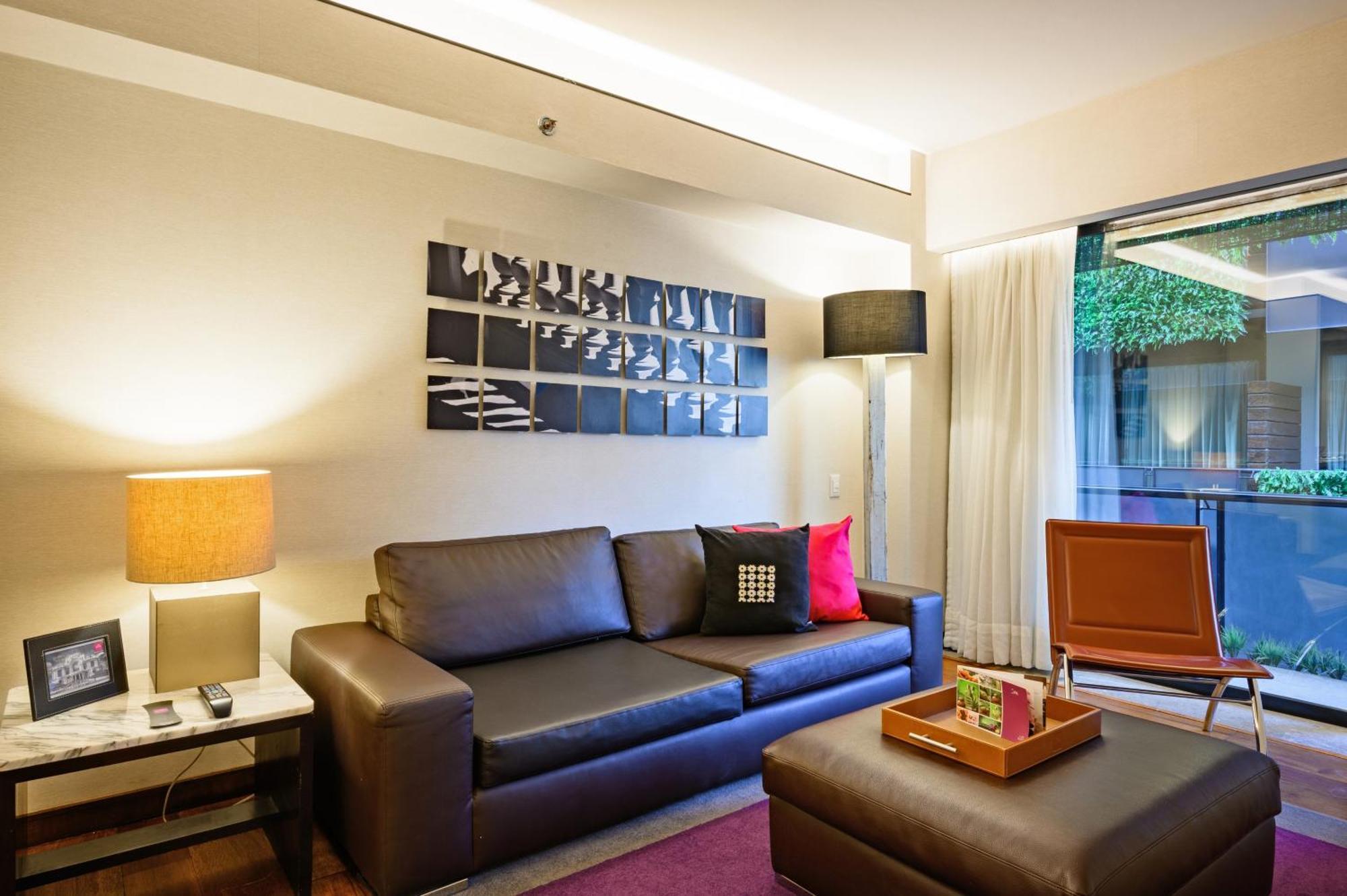 Las Suites Campos Eliseos Kota Meksiko Bagian luar foto