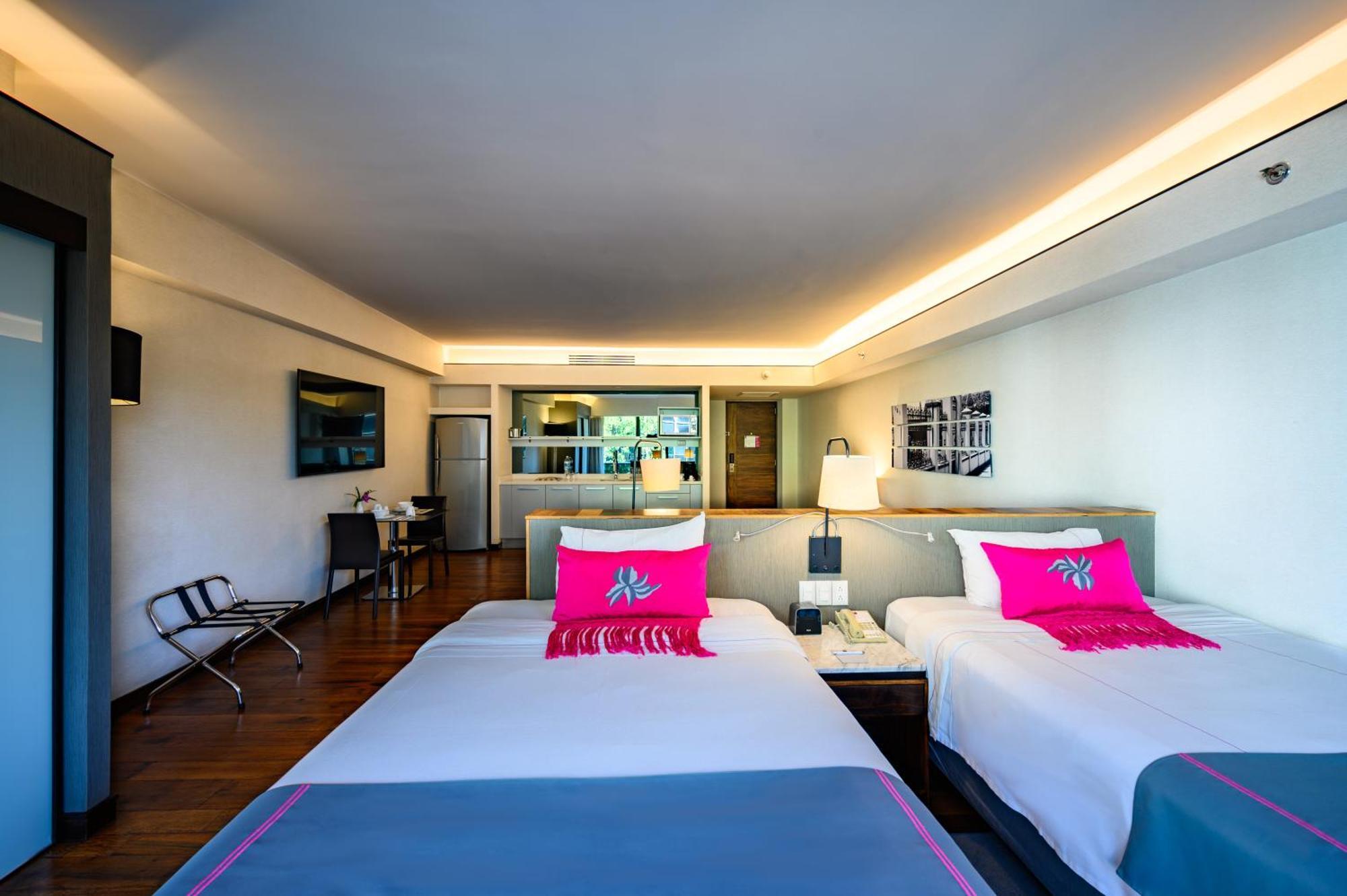 Las Suites Campos Eliseos Kota Meksiko Bagian luar foto