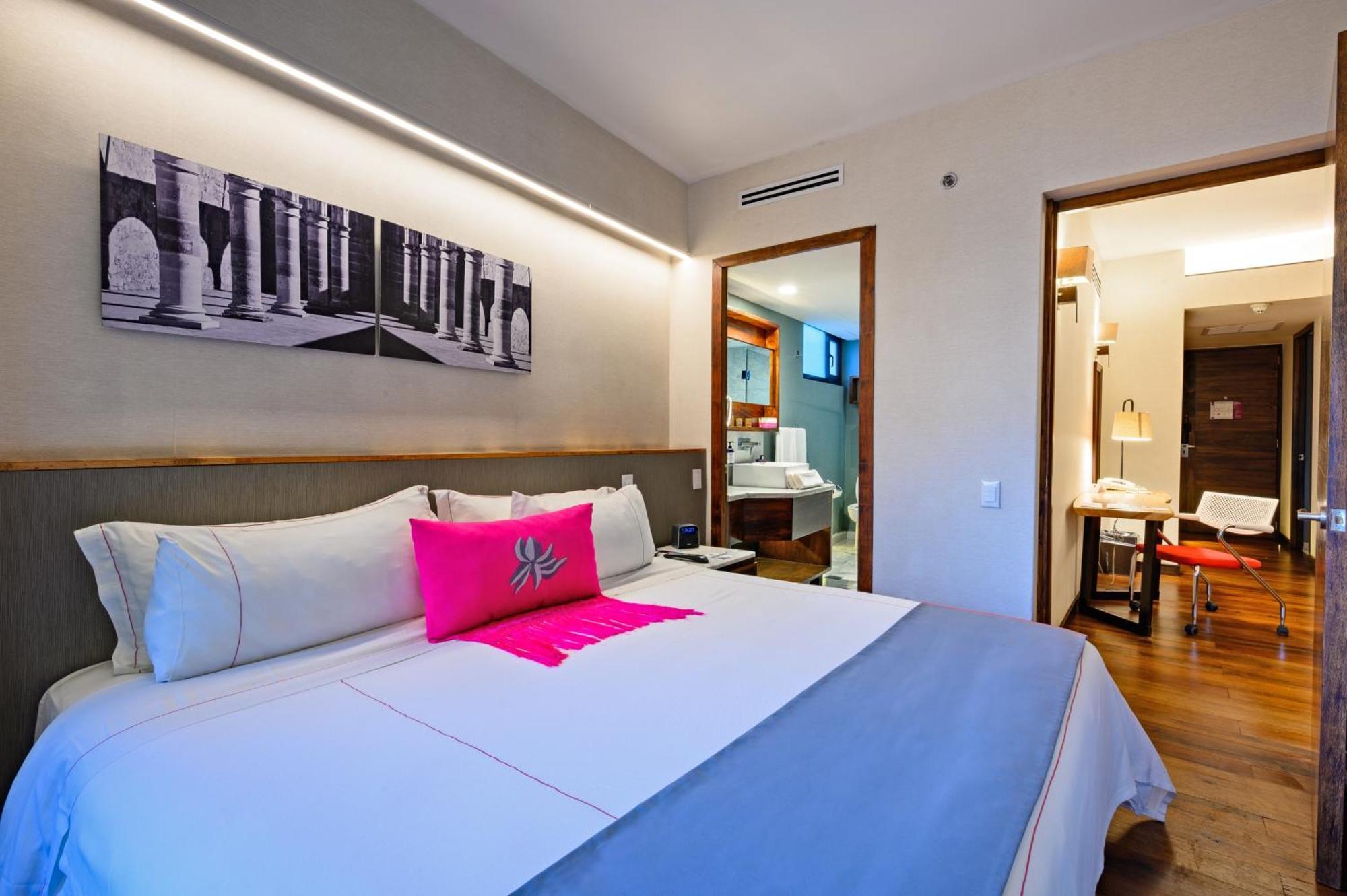Las Suites Campos Eliseos Kota Meksiko Bagian luar foto