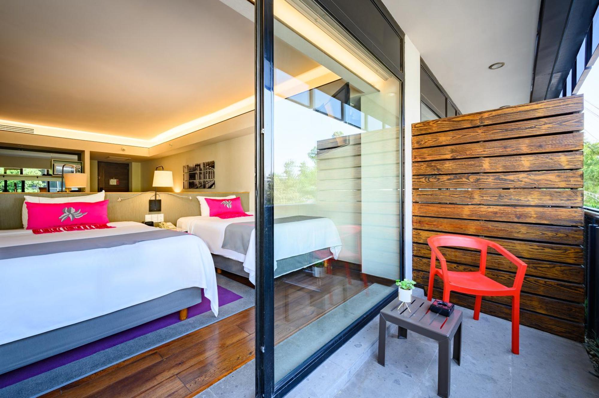 Las Suites Campos Eliseos Kota Meksiko Bagian luar foto