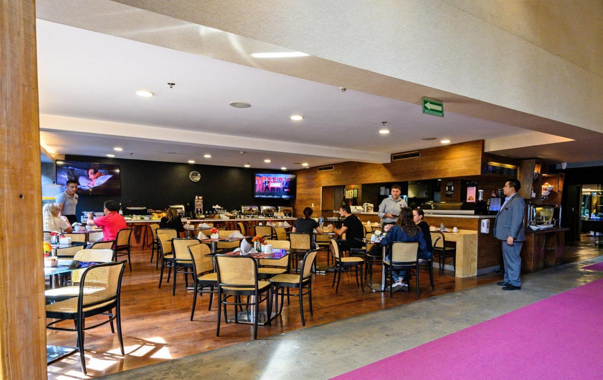 Las Suites Campos Eliseos Kota Meksiko Bagian luar foto