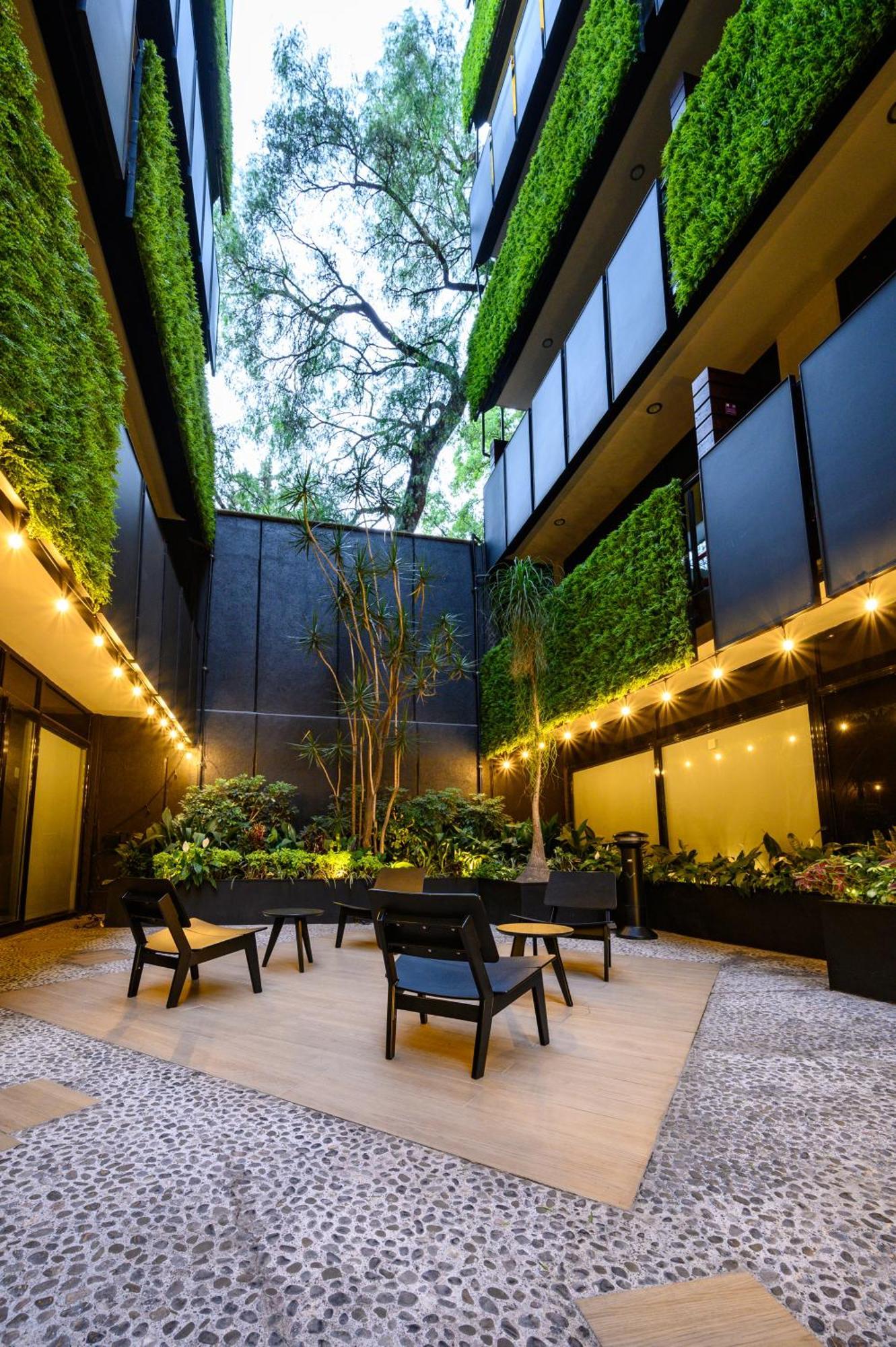 Las Suites Campos Eliseos Kota Meksiko Bagian luar foto