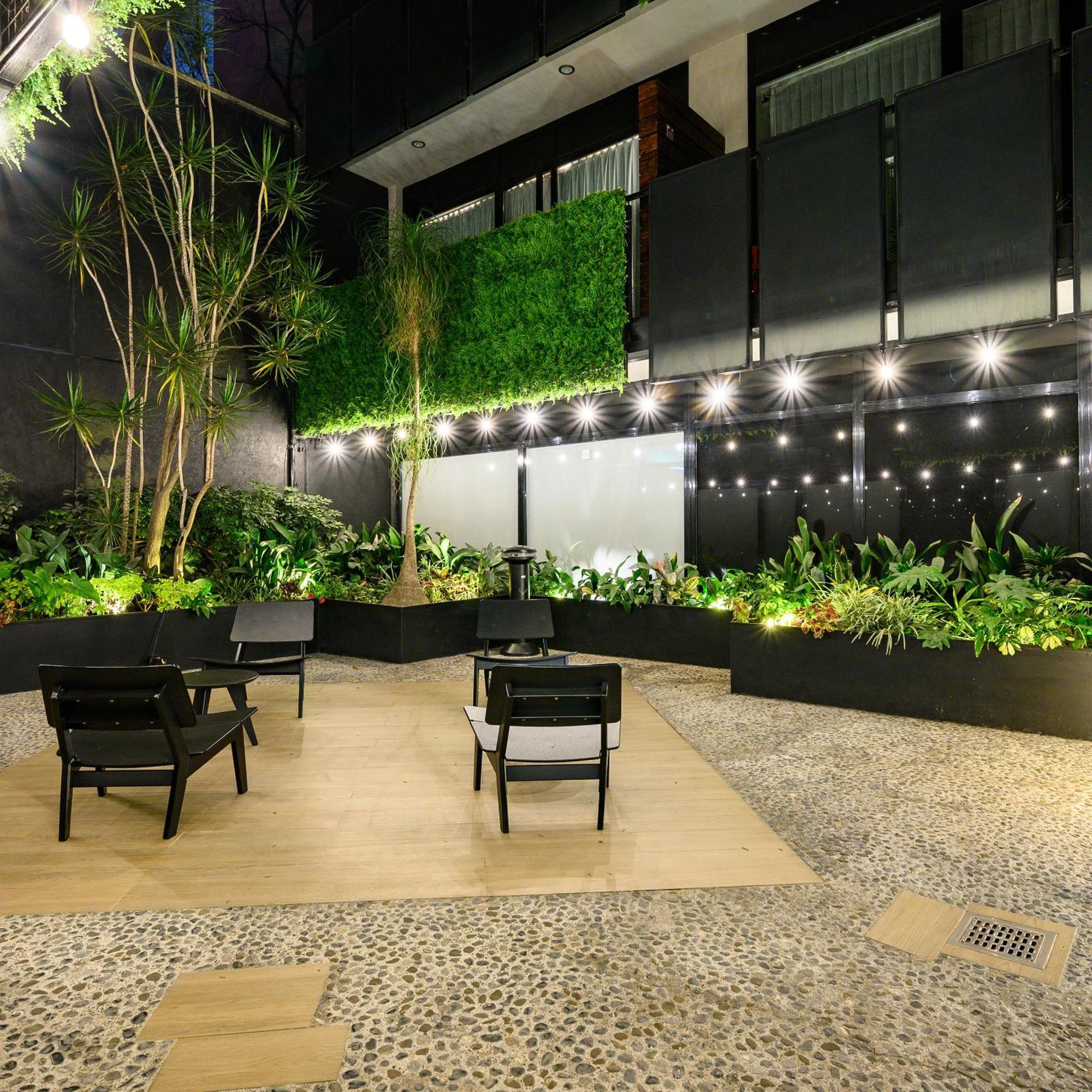 Las Suites Campos Eliseos Kota Meksiko Bagian luar foto